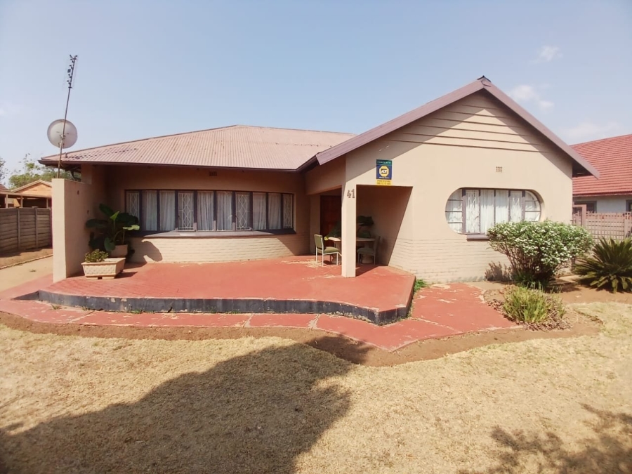 4 Bedroom Property for Sale in Ellaton North West